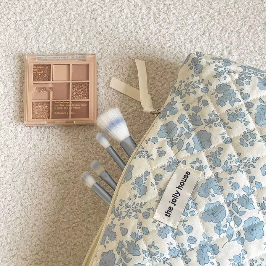 FLORISSE – Trousse de toilette fleurie matelassée : vue complémentaire